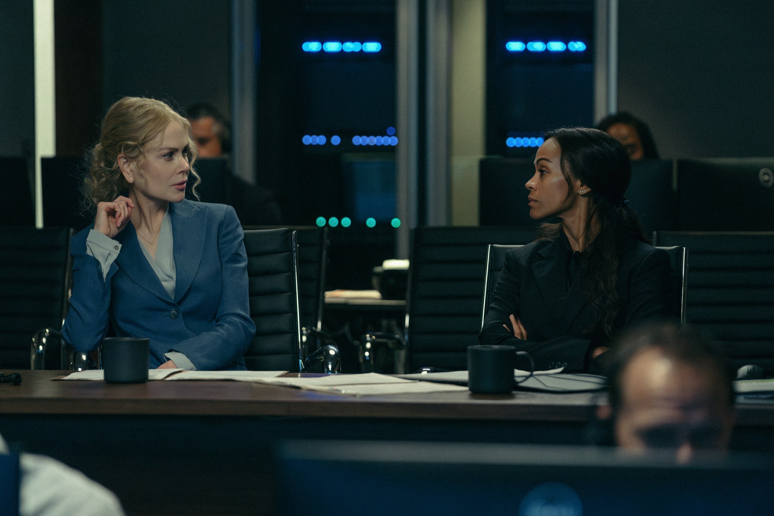 Nicole Kidman como Kaitlyn Meade e Zoe Saldaña como Joe em Lioness (Foto: Ryan Green / Paramount+)