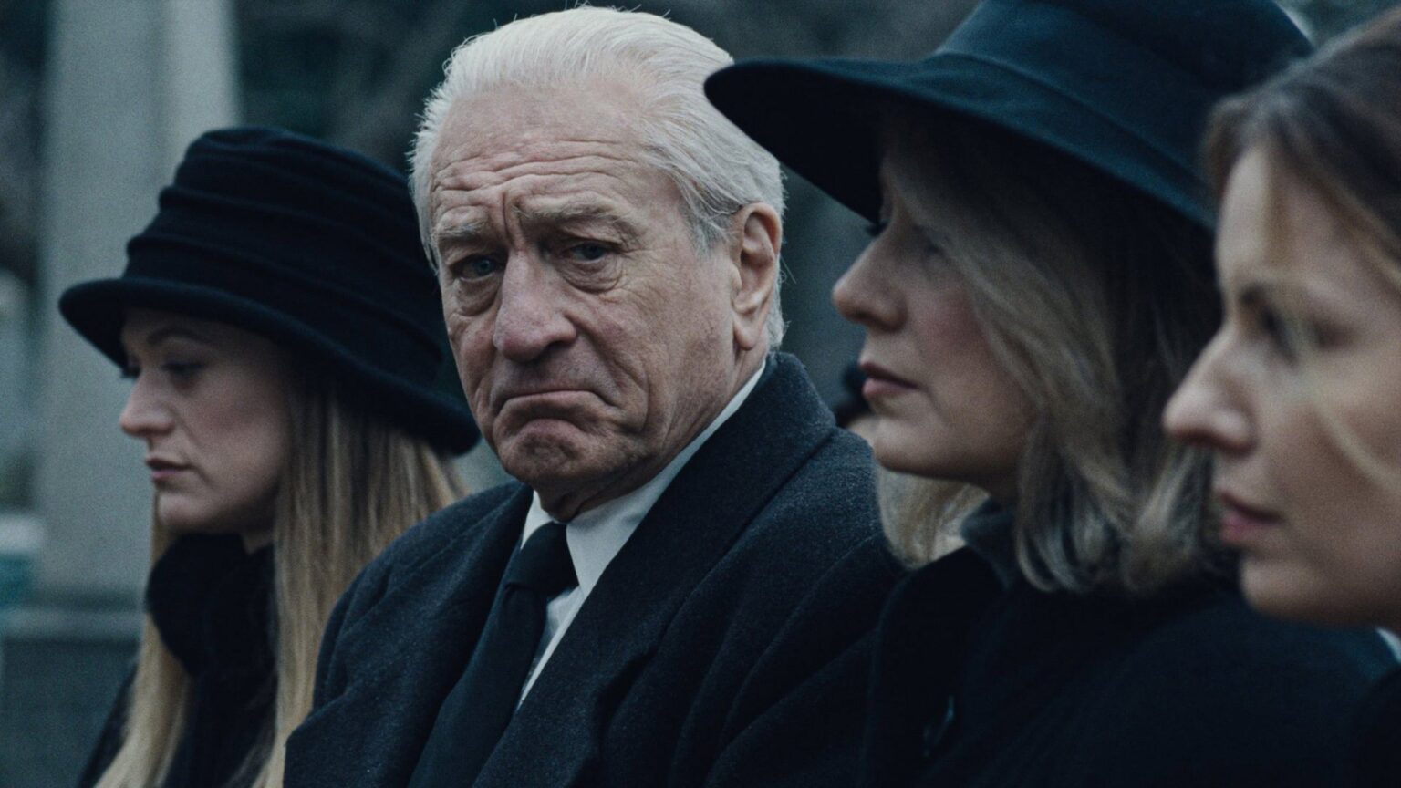 Filmes de gângsteres para assistir na Netflix Robert De Niro como Frank Sheeran em O Irlandês (Reprodução)