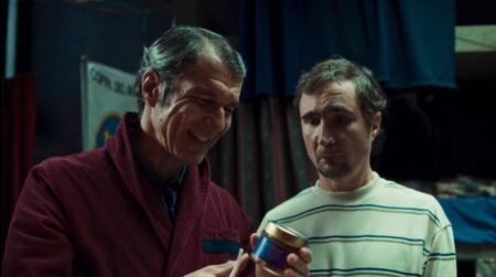 Nicola Siri como Dom Caroglio e João Miguel como Raimundo Nonato em cena de Estômago 2 (Reprodução)
