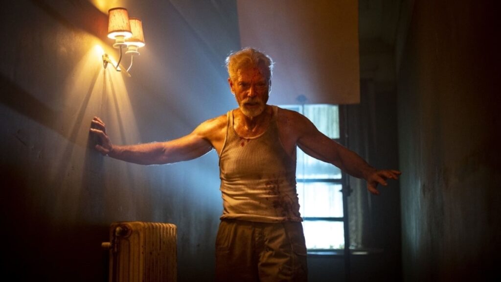 Stephen Lang em O Homem nas Trevas (Reprodução)