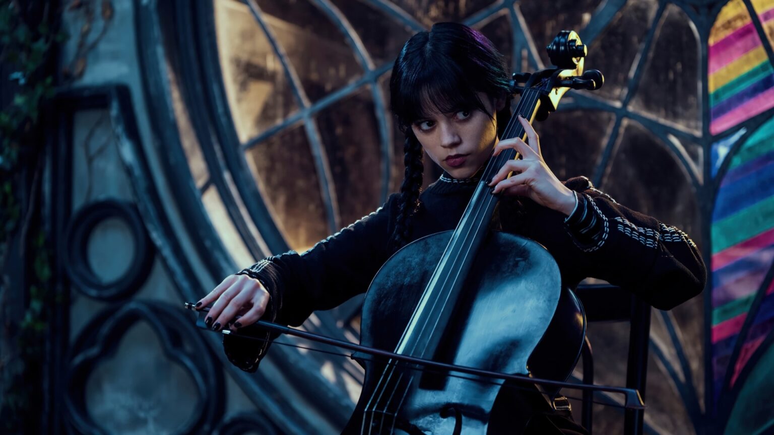 Jenna Ortega volta atrás com críticas sobre roteiro de Wandinha Jenna Ortega como Wandinha Addams em cena de Wandinha (Reprodução / Netflix)