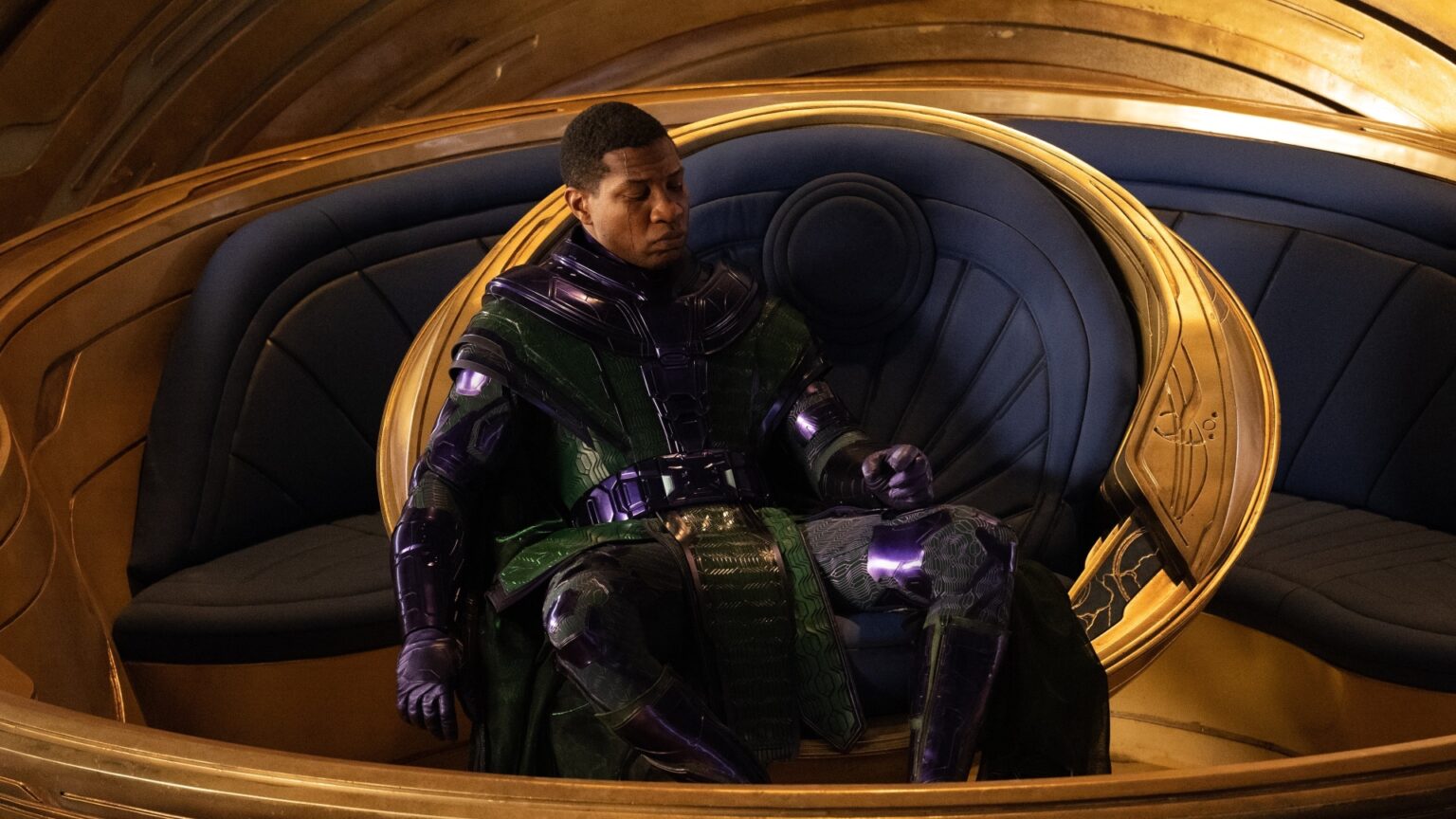 Jonathan Majors é sincero sobre retorno de Robert Downey Jr. no MCU Jonathan Majors como Kang em Homem-Formiga e a Vespa: Quantumania (Reprodução / Marvel)