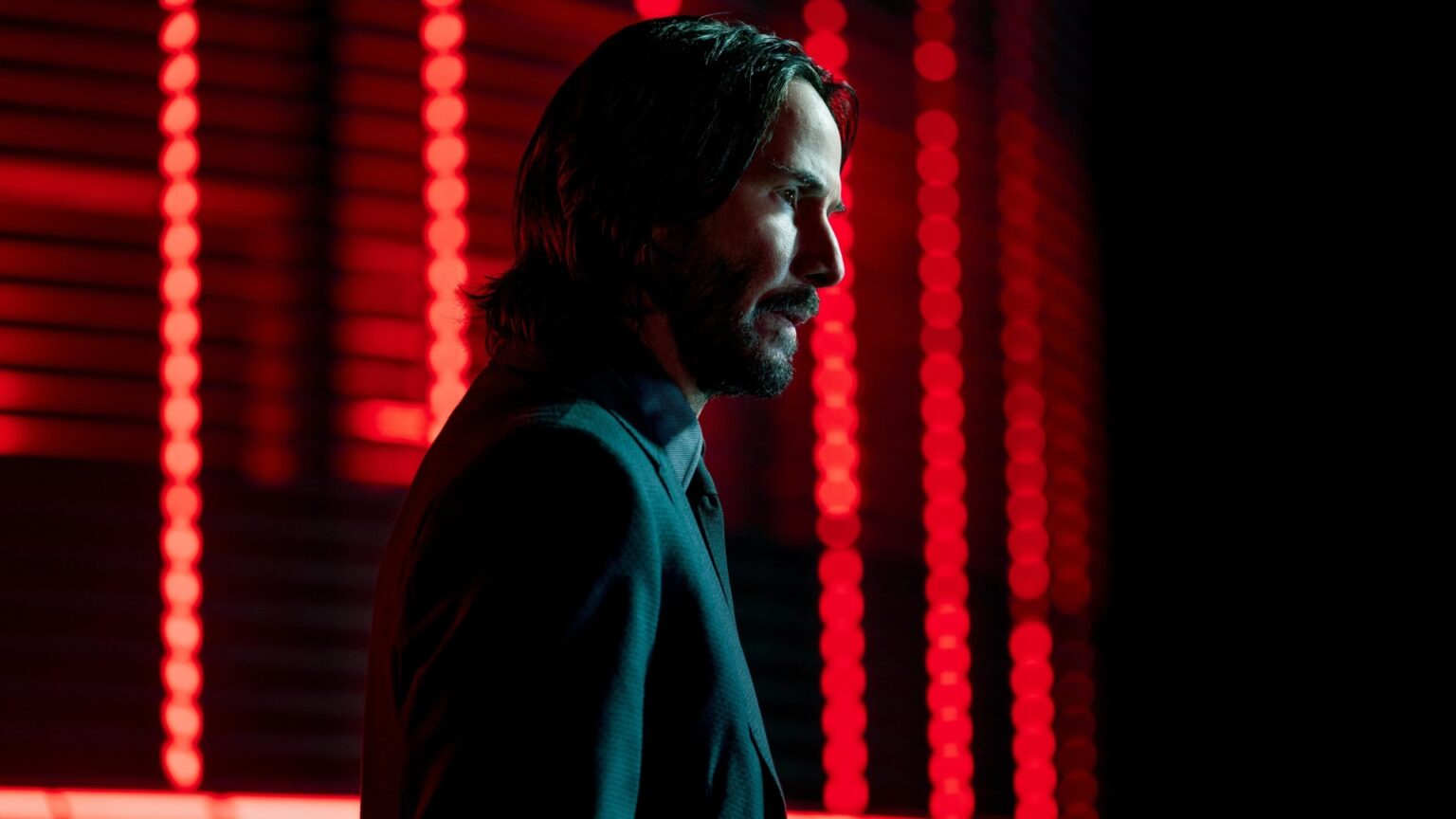 Keanu Reeves como John Wick em John Wick 4: Baba Yaga (Reprodução / Lionsgate)