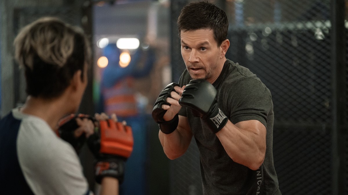 Mark Wahlberg como Mike McKenna em cena de A Liga (Divulgação / Netflix)