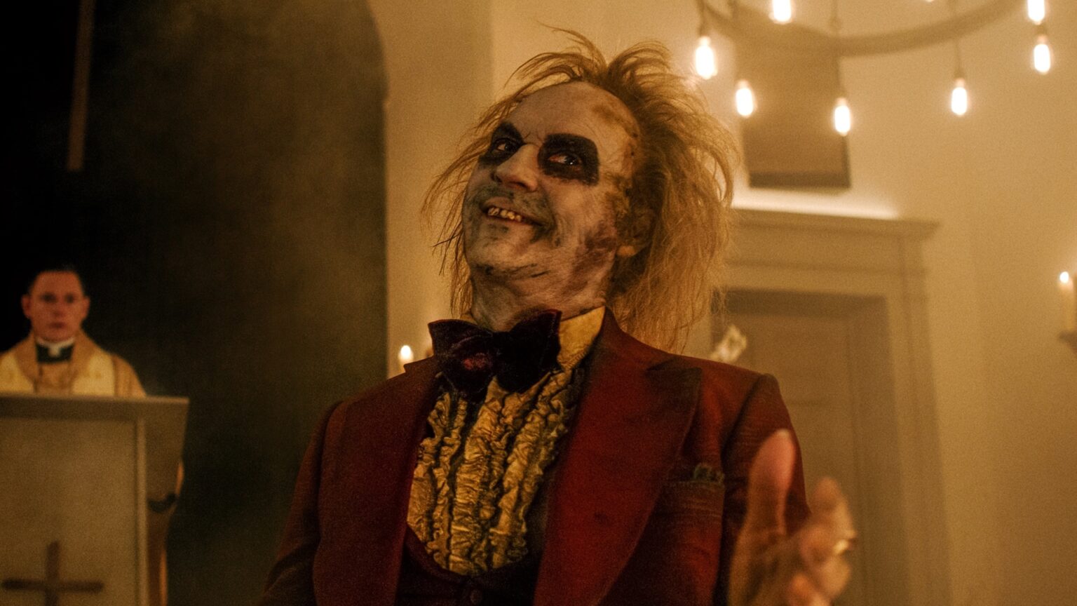 Os Fantasmas Ainda Se Divertem ganha data para chegar nas plataformas digitais Michael Keaton como Beetlejuice em Os Fantasmas Ainda Se Divertem: Beetlejuice Beetlejuice (Reprodução)