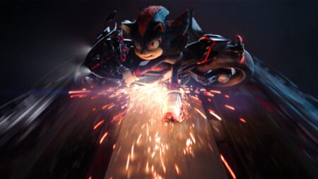 Shadow em cena de Sonic 3 (Reprodução / Paramount Pictures)