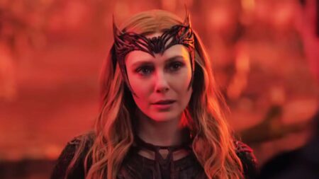 Elizabeth Olsen como Feiticeira Escarlate (Marvel Studios/Reprodução)