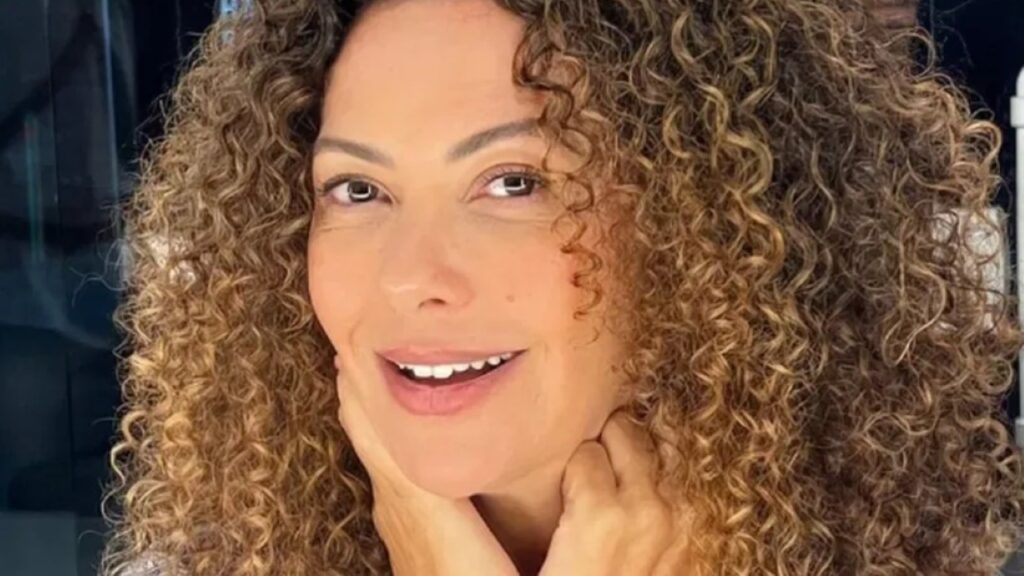 Fabiula Nascimento é convidada especial para a transmissão dos Emmys Fabiula Nascimento (Reprodução)