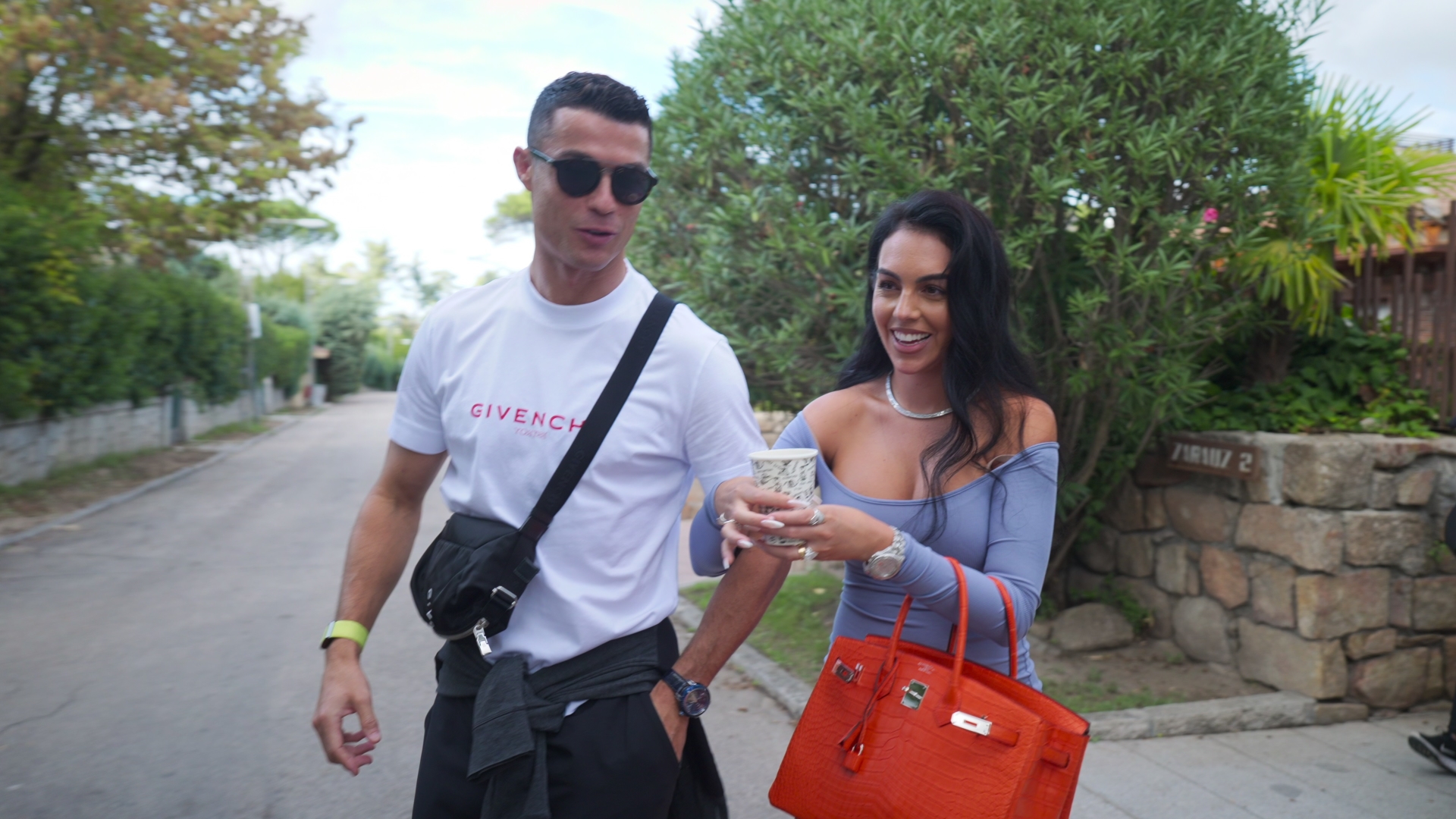 Crepúsculo dos Deuses, de Zack Snyder, estreia na Netflix esta semana 2 Georgina Rodriguez e Cristiano Ronaldo em Spy Georgina (Reprodução / Netflix)