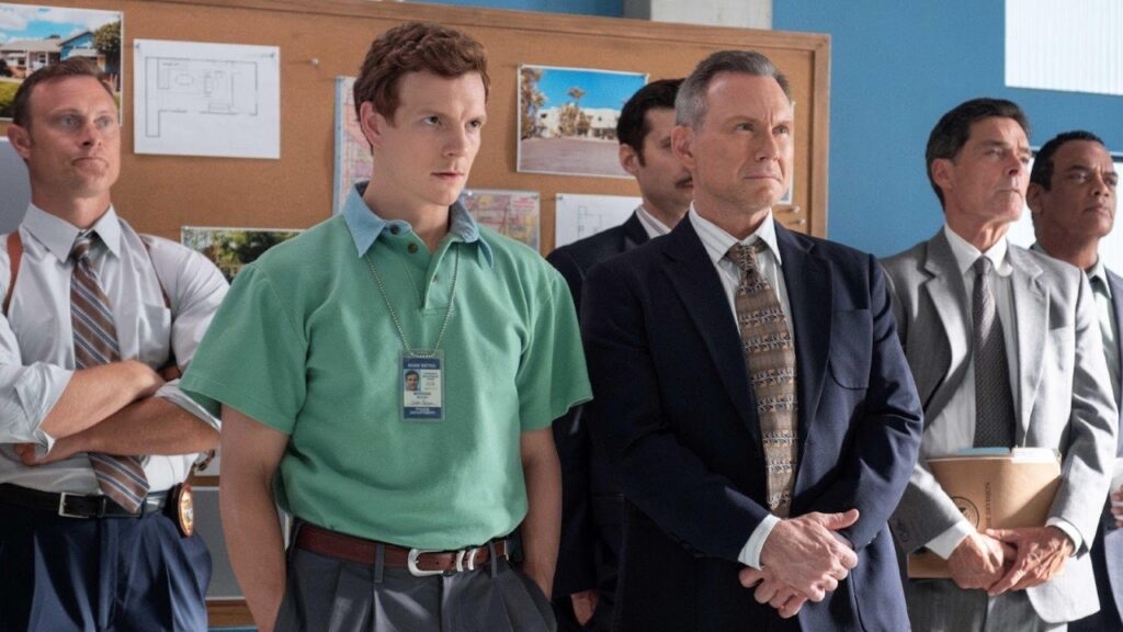 Patrick Gibson como Dexter e Christian Slater como Harry em Dexter: Pecado Original (Reprodução / Paramount+)