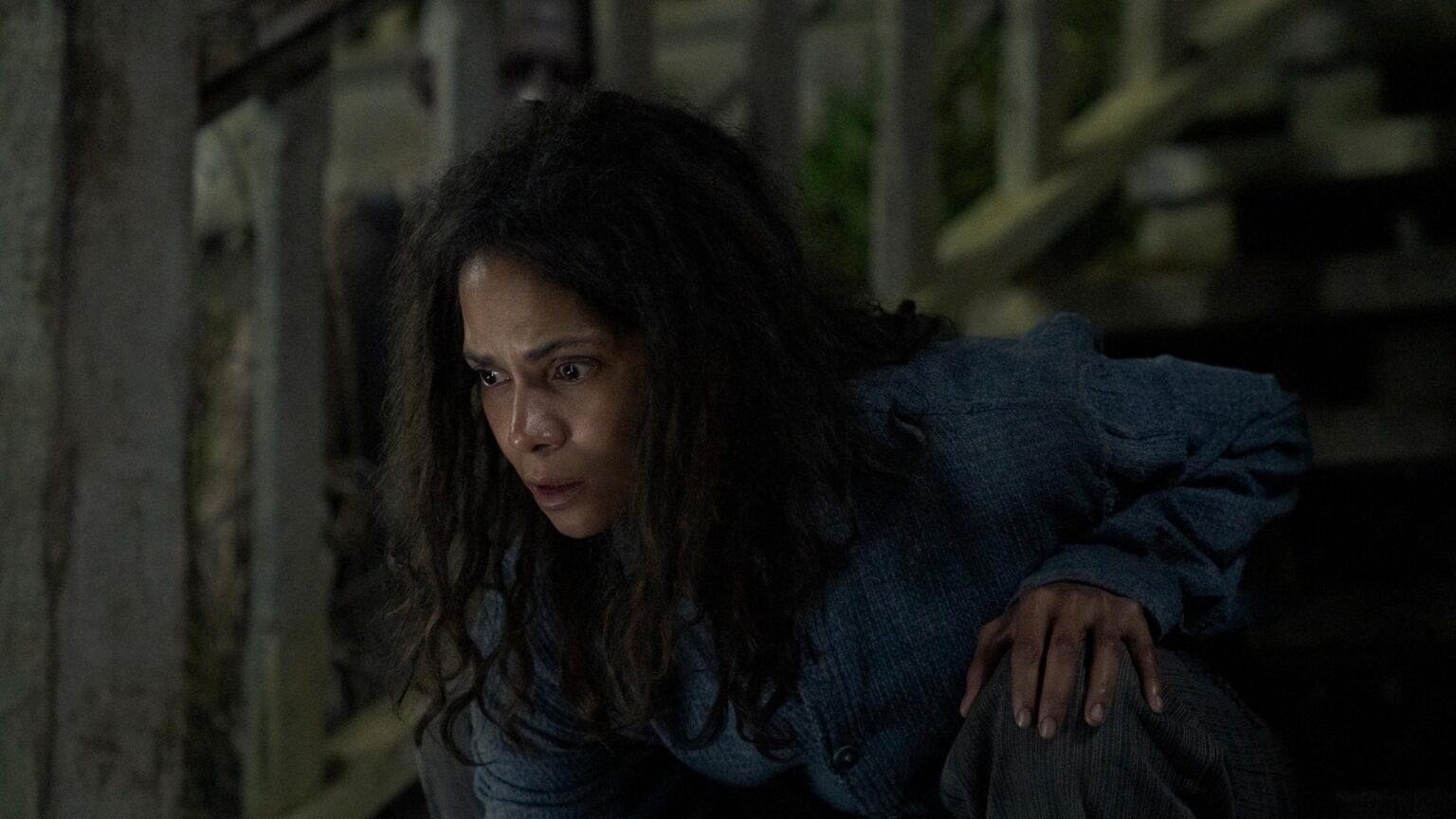 Halle Berry em cena de Não Solte! (Reprodução / Paris Filmes)
