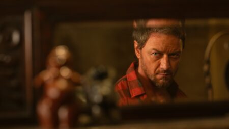 James McAvoy como Paddy em Não Fale o Mal (Reprodução / Universal Pictures)
