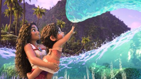 Moana e Simea em cena de Moana 2 (Reprodução / Disney)