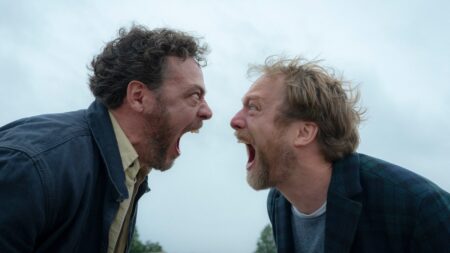 Morten Burian como Bjørn e Fedja van Huêt como Patrick em Não Fale o Mal (Reprodução)