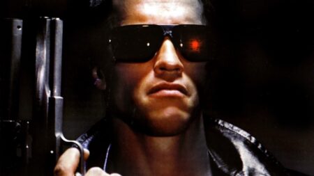 Arnold Schwarzenegger com T-800 em O Exterminador do Futuro (Reprodução)