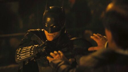 Robert Pattinson como Batman em Batman (Reprodução / Warner Bros.)