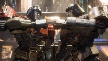 Cena de Transformers: O Início (Reprodução / Paramount)