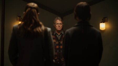 Milionário faz jogo mental com duas jovens em Herege, assista ao trailer Hugh Grant como Mr. Reed em Herege (Reprodução)