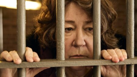 Prime Video divulga trailer de Melou, série inspirada em roubo de xarope Margo Martindale em Melou (Reprodução / Prime Video)