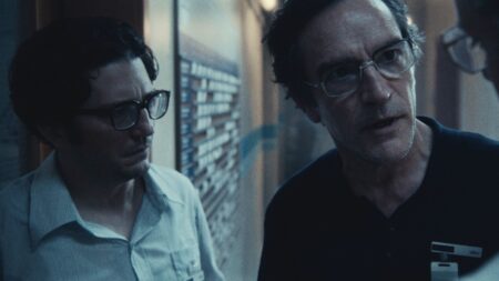 Baseado em evento histórico real, confira o trailer de Setembro 5 Ben Chaplin e John Magaro em Setembro 5 (Reprodução / Paramount)