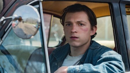 Tom Holland não tem ideia sobre o que é o novo filme de Christopher Nolan Tom Holland em O Diabo de Cada Dia (Reprodução)