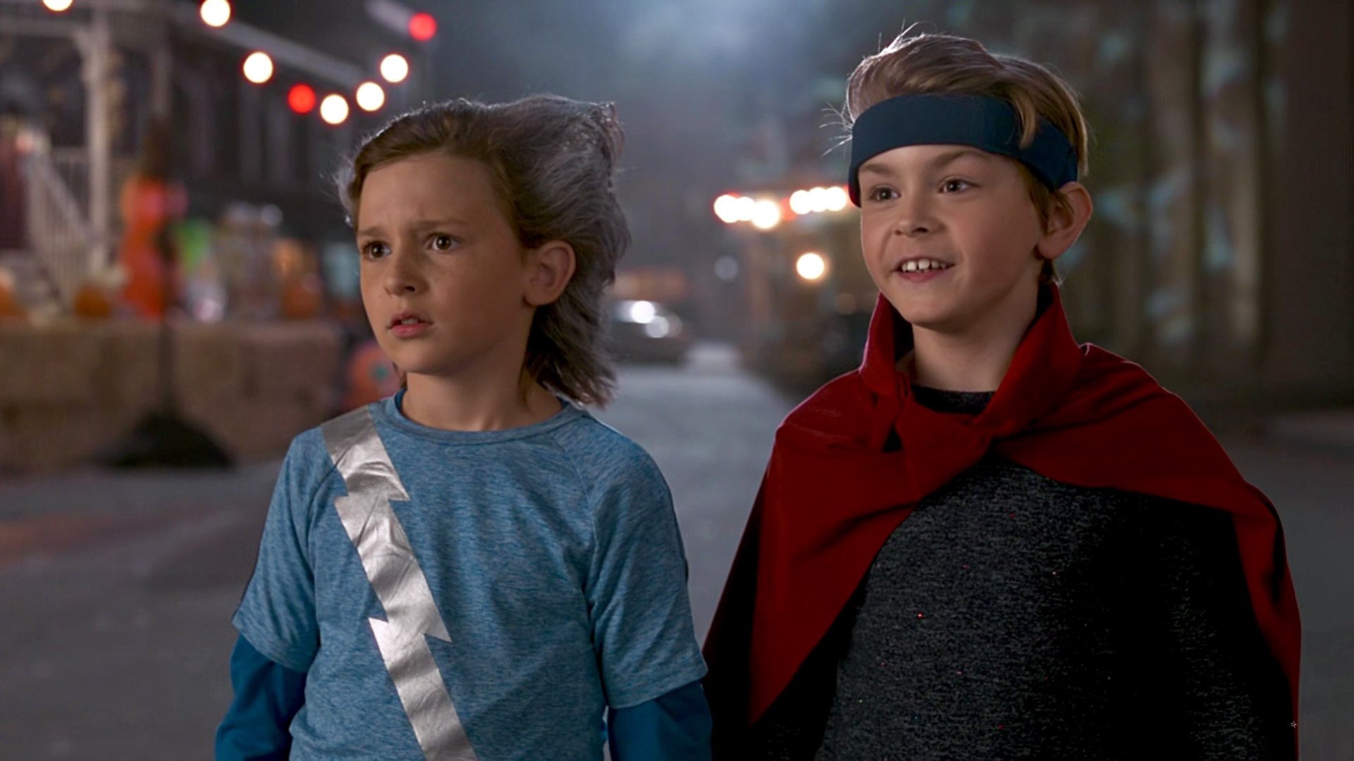 Julian Hilliard como Billy e Jett Klyne como Tommy em WandaVision (Reprodução / Disney+)