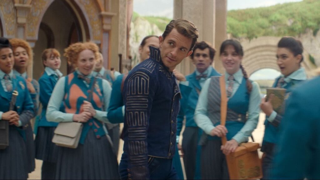 Raphael Rossatto comenta sobre a experiência de ser a voz de Fiyero Tigelaar em Wicked Jonathan Bailey em Wicked (Reprodução / Universal)