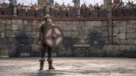 Mason Thames em Como Treinar o Seu Dragão (Reprodução / Universal Pictures)