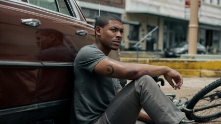 Aaron Pierre em Rebel Ridge (Reprodução / Netflix)