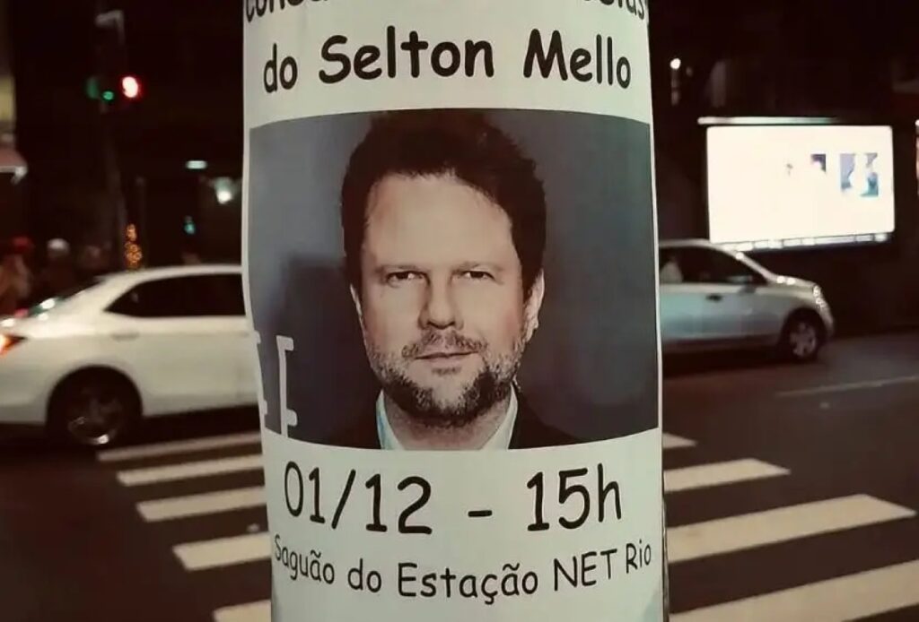 Selton Mello reage ao saber de concurso de seus sósias Selton Mello em cartaz de concurso de sósias (Reprodução / Instagram)