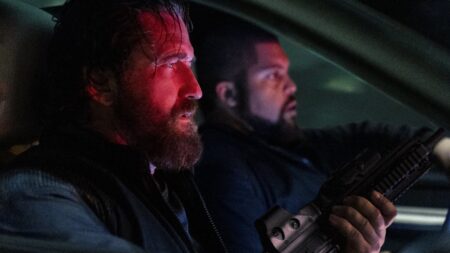 Covil de Ladrões 2 ganha pôster e data de estreia no Brasil Gerard Butler como Big Nick e O'Shea Jackson Jr. como Donnie em Covil de Ladrões 2 (Reprodução)