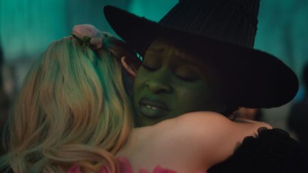 Cynthia Erivo em Wicked (Reprodução / Universal Pictures)