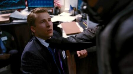 Glen Powell em Batman: O Cavaleiro das Trevas Ressurge (Reprodução)
