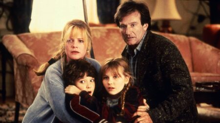 Robin Williams, Kirsten Dunst, Bonnie Hunt, e Bradley Pierce em Jumanji (Reprodução)