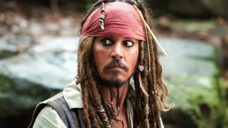 Johnny Deep em Piratas do Caribe, filme da Disney