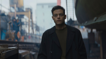 Operação Vingança com Rami Malek ganha trailer e data de estreia