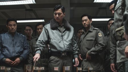 Jung Woo-sung como Lee Tae-shin em 12.12: O Dia (Reprodução / Sato Company)