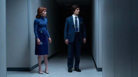 Adam Scott e Britt Lower em Ruptura (Reprodução / Apple TV+)