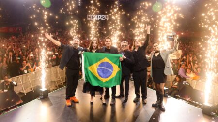 Elenco e diretor de Bailarina na CCXP24 (Divulgação / Lucas Ramos)