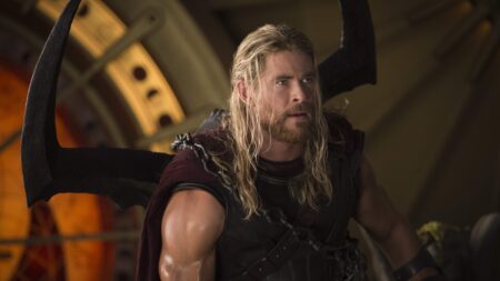Chris Hemsworth em Thor: Ragnarok (Reprodução / Marvel)
