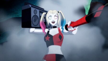Arlequina (Kaley Cuoco) em Harley Quinn (Reprodução / Max)