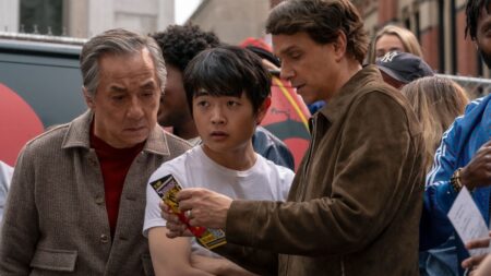 Jackie Chan, Ben Wang e Ralph Macchio em Karatê Kid: Lendas (Reprodução / Sony)