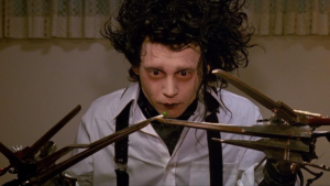 Johnny Depp em Edward Mãos de Tesoura (Reprodução / 20th Century Fox)