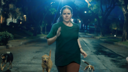 Amy Adams em Canina, novo filme do Disney+