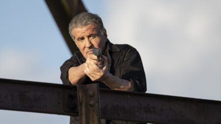 Sylvester Stallone como Rook em Blindado (Reprodução / Imagem Filmes)