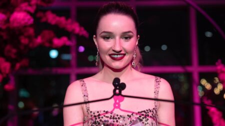Kaitlyn Dever como Belle Gibson em Vinagre de Maçã (Reprodução)