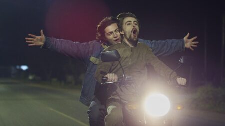 Gui Mallmann como Pássaro e João Pedro Prates como Ângelo em Homens de Barros (Divulgação / O2 Play)