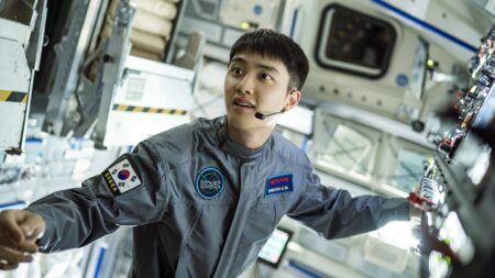Do Kyung-soo como Hwang Sun-woo em The Moon: Sobrevivente (Reprodução / Sato Company)