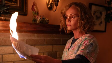 Yellowjackets: Paramount+ divulga trailer oficial da 3ª temporada Christina Ricci como Misty em Yellowjackets (Divulgação / Paramount+)