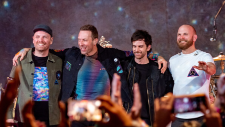 Coldplay anuncia transmissão de show ao vivo no Disney+